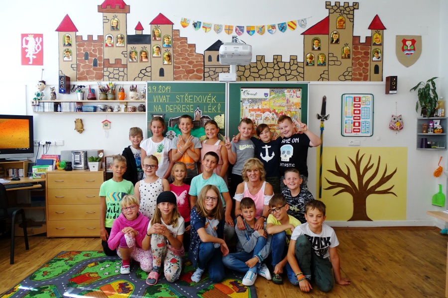 Sešli jsme se v plné sestavě. 18 + 1 cestovatelů do minulosti.