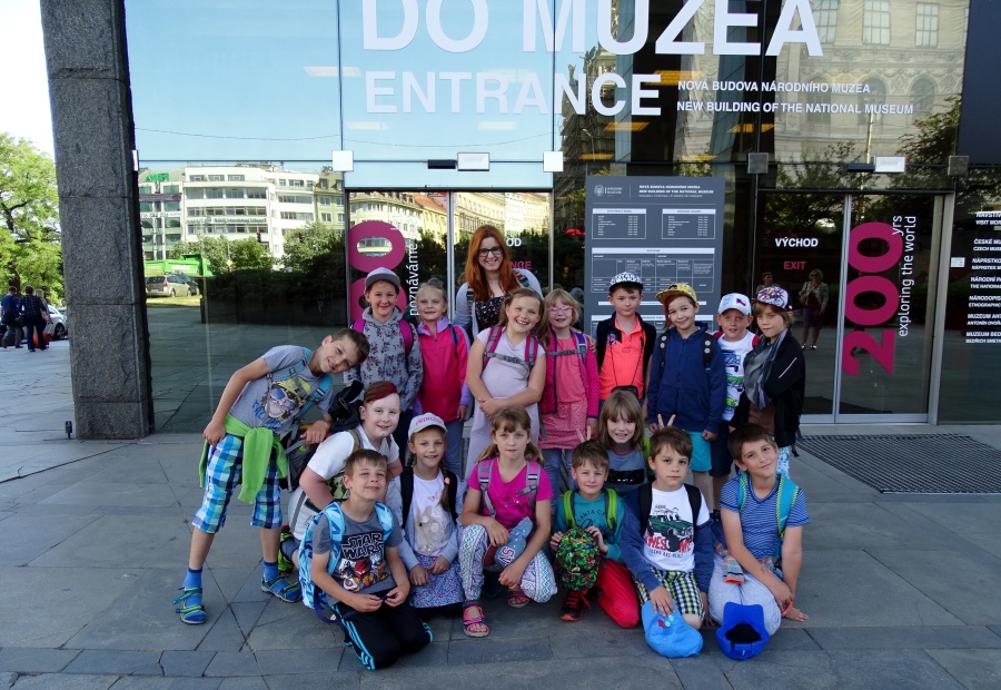 V květnu jsme opět zdarma vyjeli do Prahy. Svůj výlet za zvířátky jsme začali v Národním muzeu.